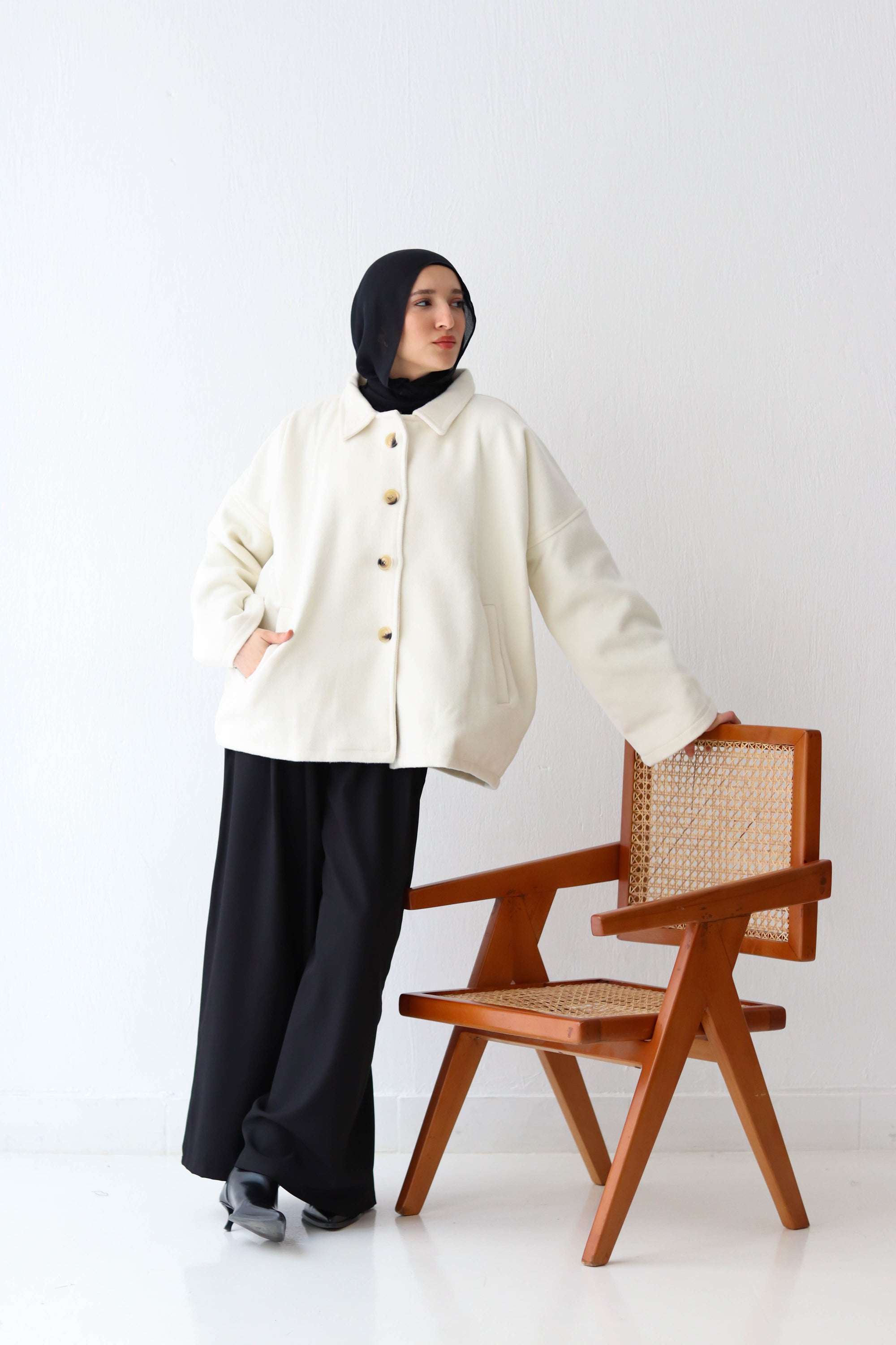 Cozy Buttoned Jacket - in cream