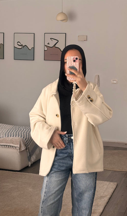 Cozy Buttoned Jacket - in cream